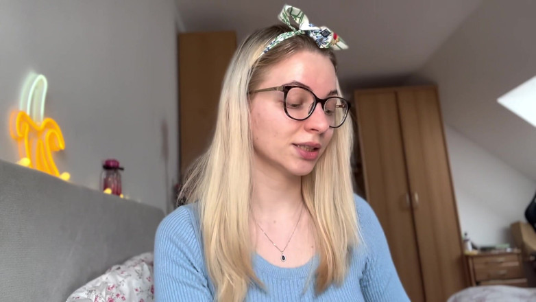 Goddess_Bella_Rae: Osuszyłem go z 5329 dolarów i nowej torby Ysl! (historia findom)