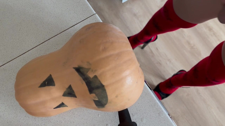 Vlada Brilliant: joyeux Halloween foutu citrouille