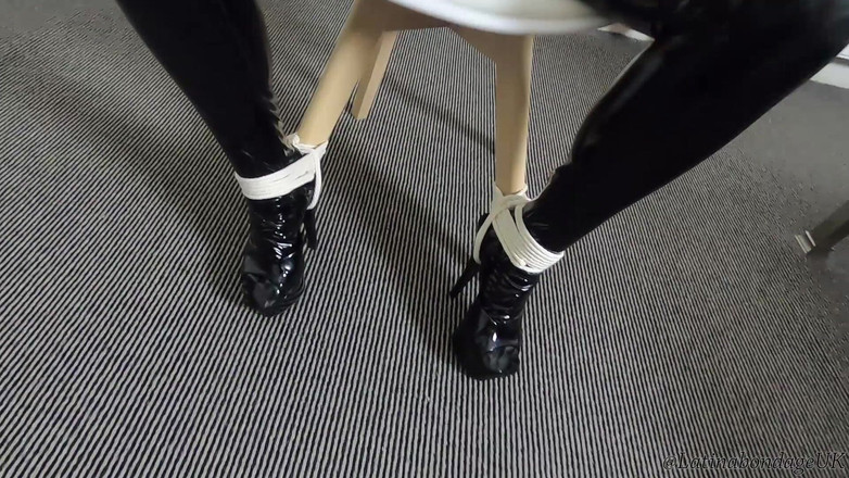 Latina Fetish: Super latina gefesselt, nackt ausgezogen und geknebelt! *1080p Fhd*