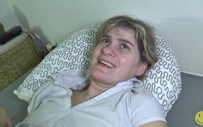 French Amateur Porn: Awek berusia 40 tahun dikongkek fisted oleh jantan hitam