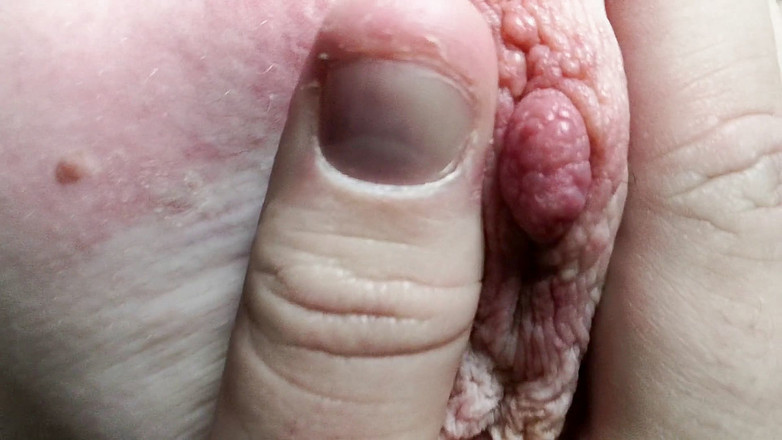 Bouncy Tits Action: 私のおっぱいを荒く叩き、私の乳首を引っ張る