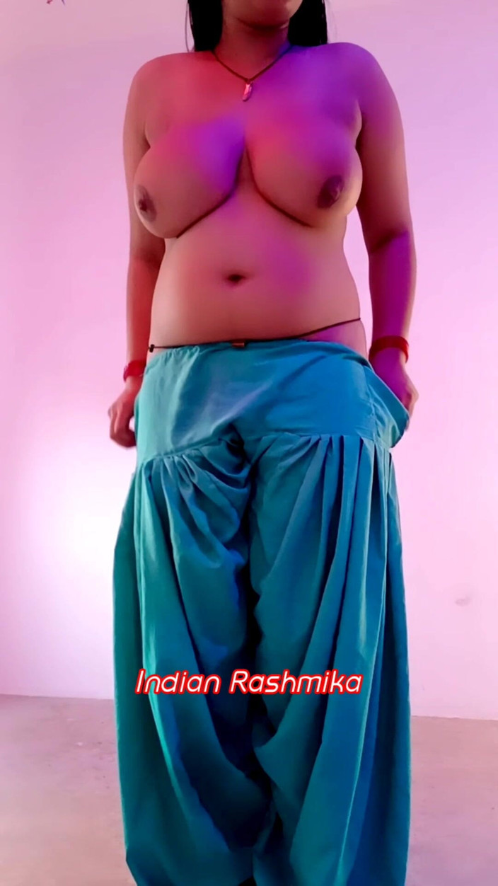 Junaid: 18 Year Old Indian Girl Video While She Is Showing...