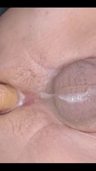 Kolejny świetny film z moją pieprzoną maszyną i moim ulubionym dildo dającym mój tyłek trening