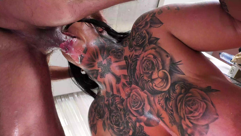 MILF and Big Wet Tits XXX: Пари з великими цицьками трахаються і глибоко заглотають