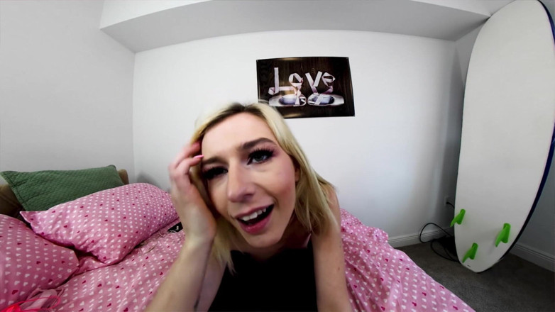 Taboo vr porn: Падчерку спіймали за мастурбацією e1