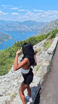Karadağ'da arabada sert açık havada sikiş - seksi esmer latin bakış açısıyla aşırı sakso çekiyor ve domaltarak sikişiyor