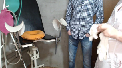 OurFetishLife: Asistenta dolofană are parte de analiza spermei