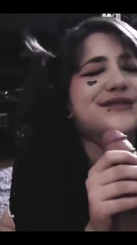 Goth Girls Memberikan Blowjobs Terbaik