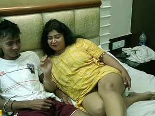 Indian Xshot: Fantastiskt hett sex med styvsyster efter middagen. Desi Sex
