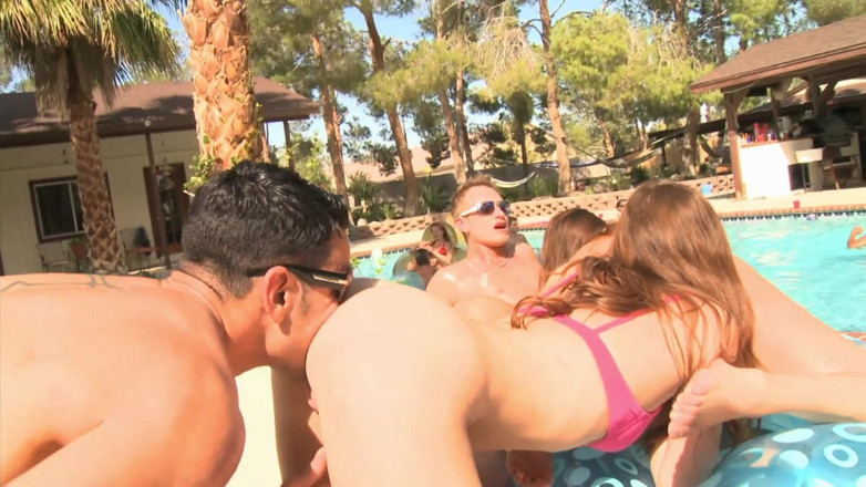 Leon Lambert Girls Twerk Parties CFNM: A spring break like never before