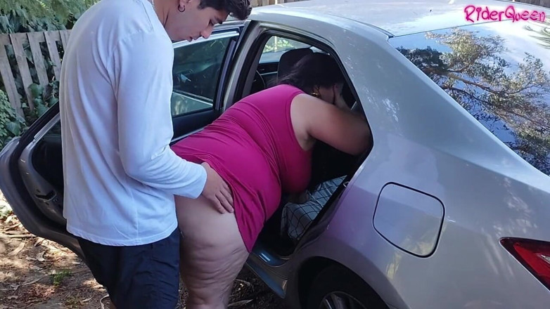 Riderqueen: Touches Ass - Fat Mature Woman Is Fucked in the Car...