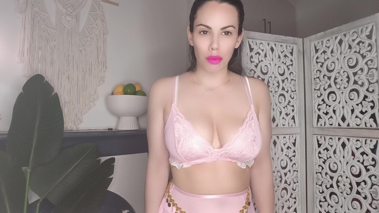 annikarain: 美しいファラオが巨人に変わる