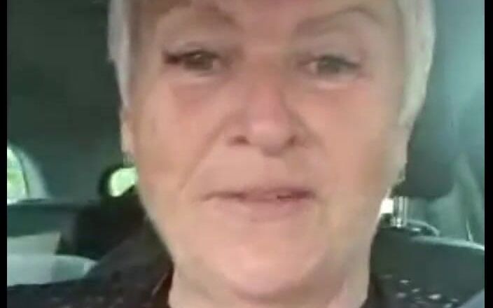 Uk Joolz: Потік почався 07/15/2022 07:39 вечора, я потрапив в машину, не сусіди бачать мене одягнені поруч ні в чому!