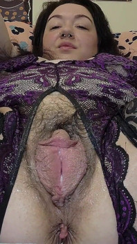 Luva preta e reação pornô de lingerie e masturbação