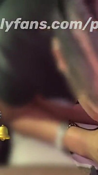 她想为了好玩而吮吸我的鸡巴