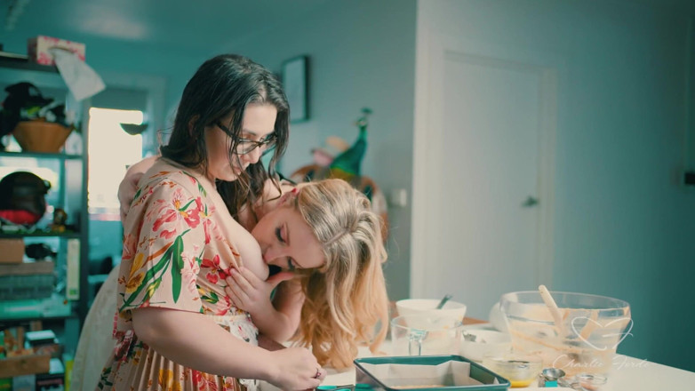 CharlieForde: Bake Me a Cake com Charlie Forde, Chasey Devil