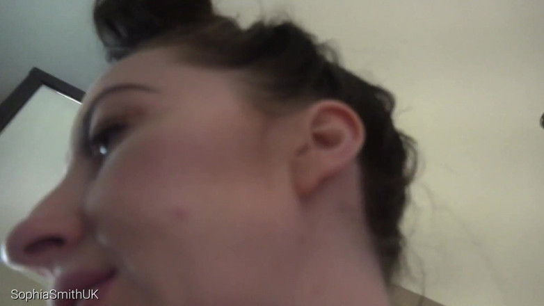 SophiaSmithUK: ASMR a big kiss