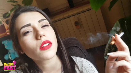 Smokin Fetish: Fantastic brunette babe loves cigars so much
