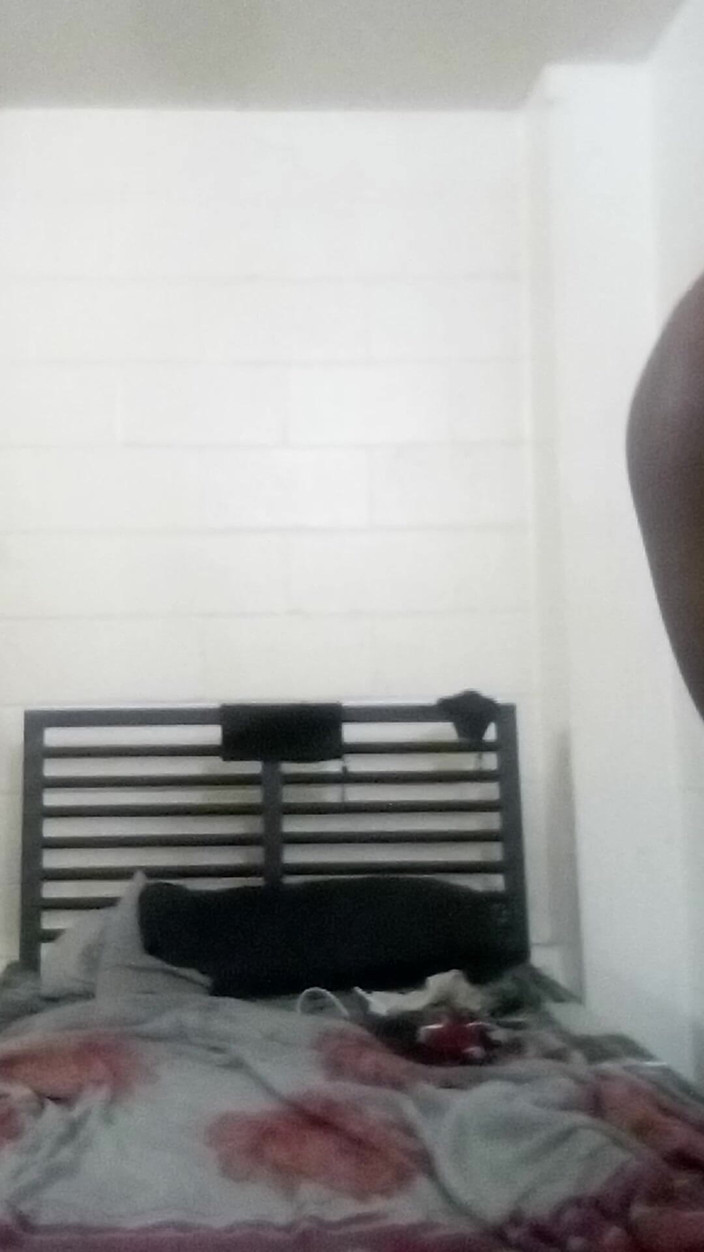 SweetDWillie456: Ледібой З Шикарною Круглою Дупою І Товстим Великим Чорним Членом Розтягує Щоки