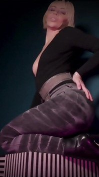 Helena Locke Cuck untuk But dan Seluar Jeans