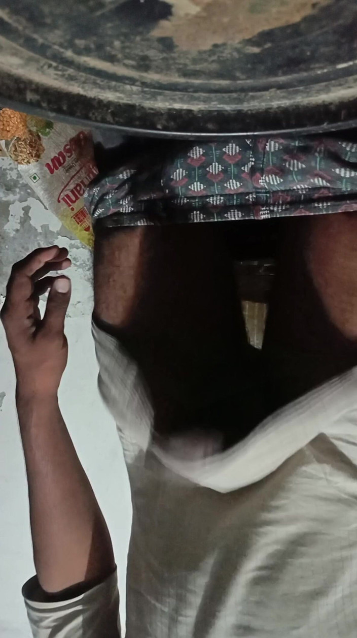 Beckett: desi larka baathroom men haathon se chudaee aur viry nikaalna