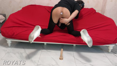 Royats: Komm, Während Du Dildo in Turnschuhen Und Strumpfhosen Reitet