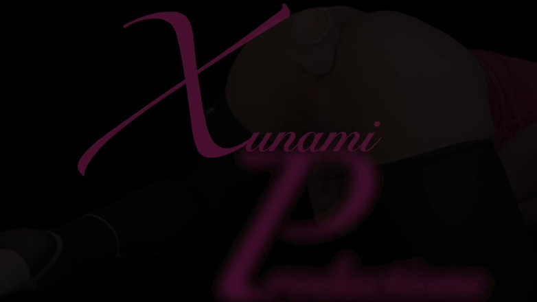 SavageHeater59: Seksowna crossdresserka w mini spódniczce i wysokich obcasach