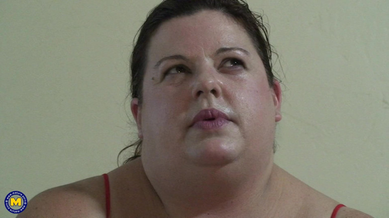 Mature NL: Grandota madura amateur esposa disfruta del sexo interracial