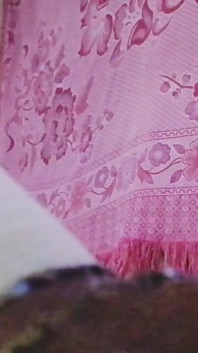 La vera cameriera di casa mi stava seducendo senza reggiseno e lo ha messo in bocca