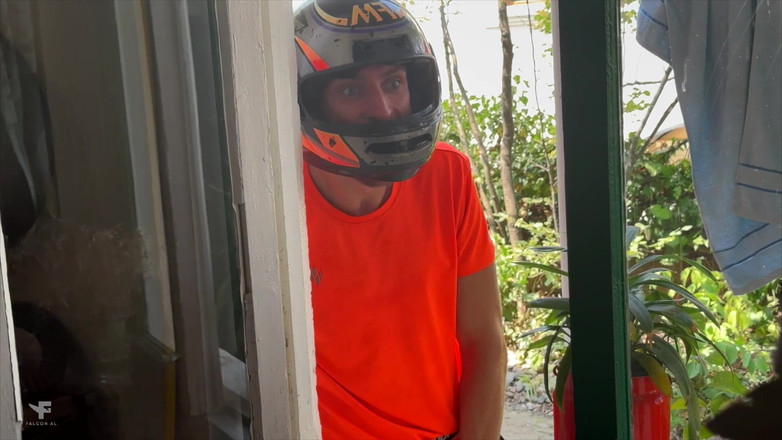 Falcon Al: Kurýr doručil neobvyklý balíček a přistihl twinka při análním sexu,...