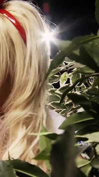 Futai cu o mamă sexy țâțoasă dornică să înșele.