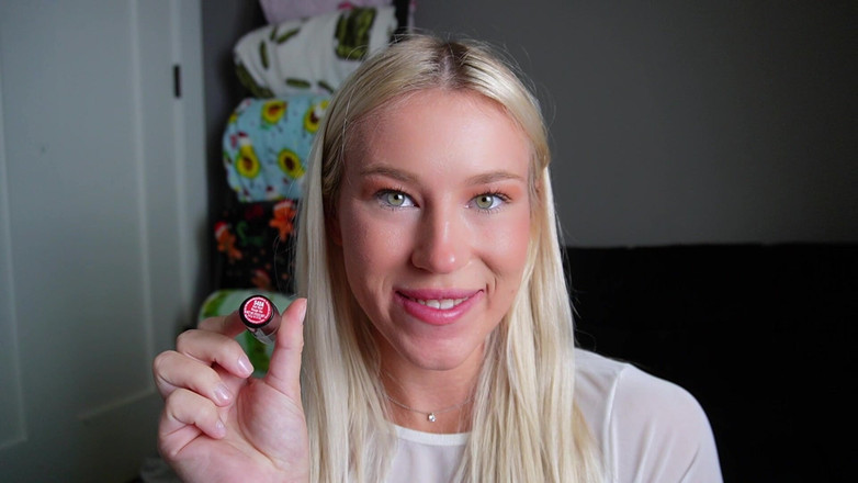 Keeks: Red Lipstick Kisses