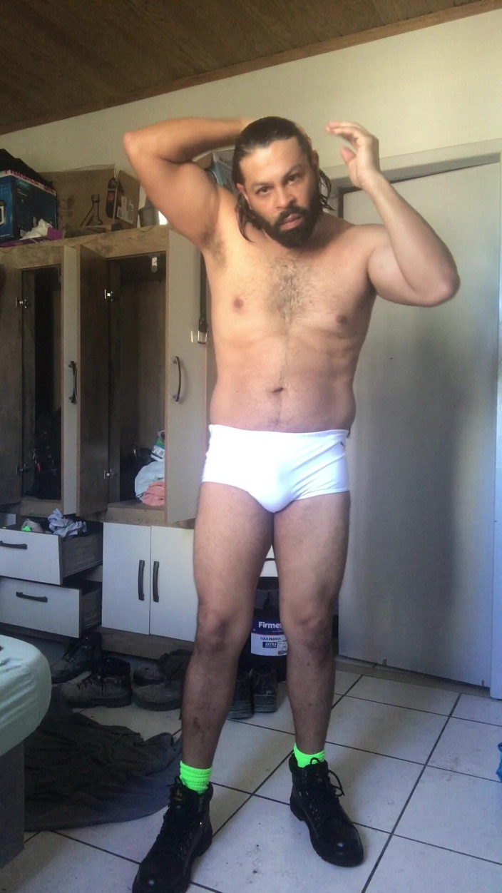 i7Bernard: Trying Out New Swim Trunks and Boots. Exercises and Stretches.
