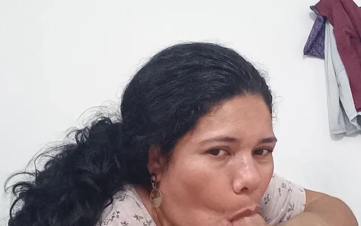 Valkyrieandluigy: Horny Submissive Latina Girlfriend Blowjob