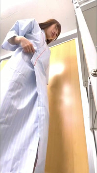 10 donne al Centro di selezione del seno - fantasie per esame medico senza censure - 4