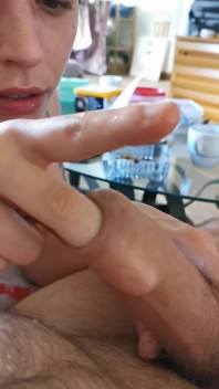 POV voorhuid speelt een pijpbeurt, geweldige sletvrouw