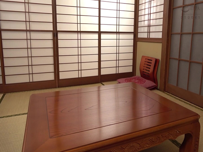 Vulture: Sneak Peak: Khách sạn thành phố chỉ dành cho phụ...