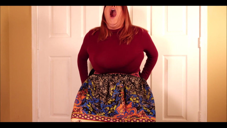 Annabelle Rogers: 바이브레이터 의자에 쪼이는 터틀넥 오르가즘!