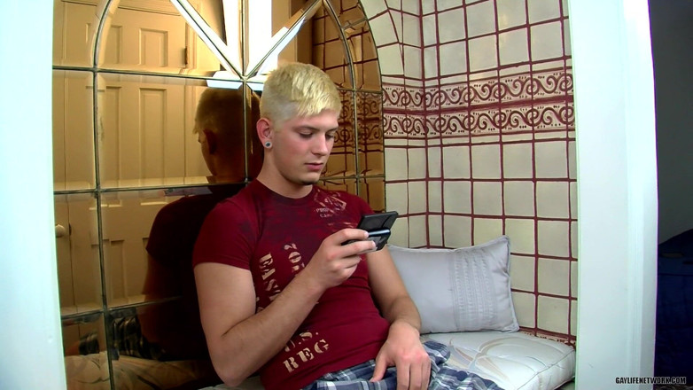 Teach Twinks: Austin Gives Himesle a Wet Treat