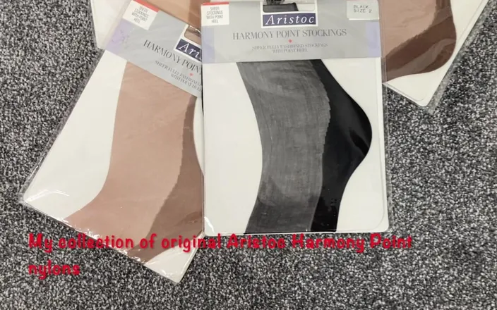 Mr MF: Mrs Mature Feet Wearing Her Original Harmony Points