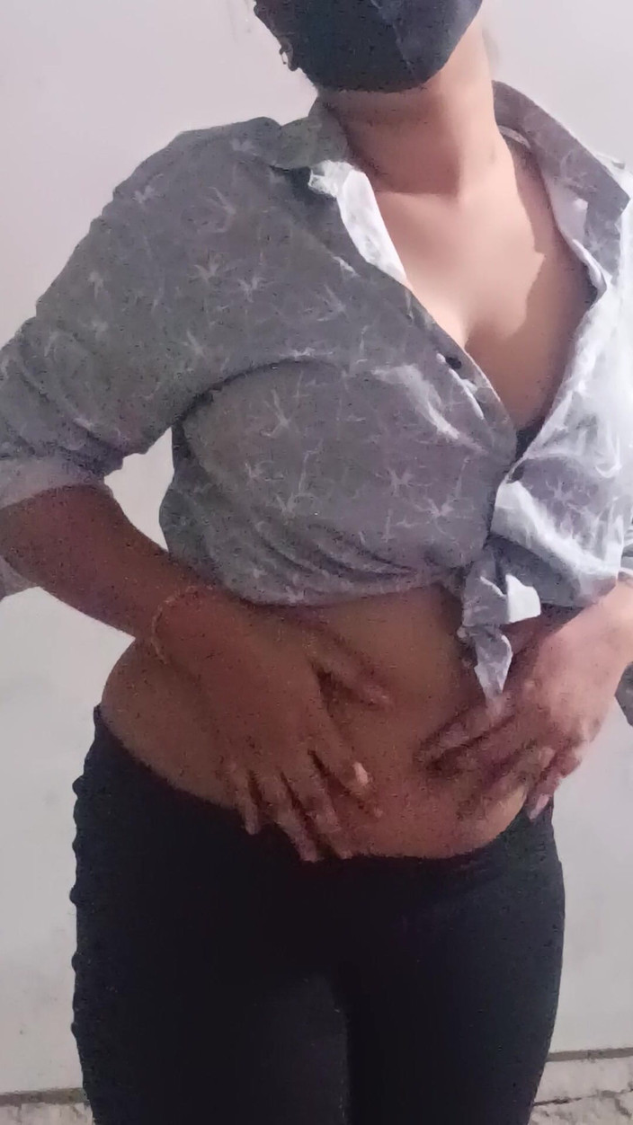 Taniyaxx: 孟加拉 XXX 标题视频录像