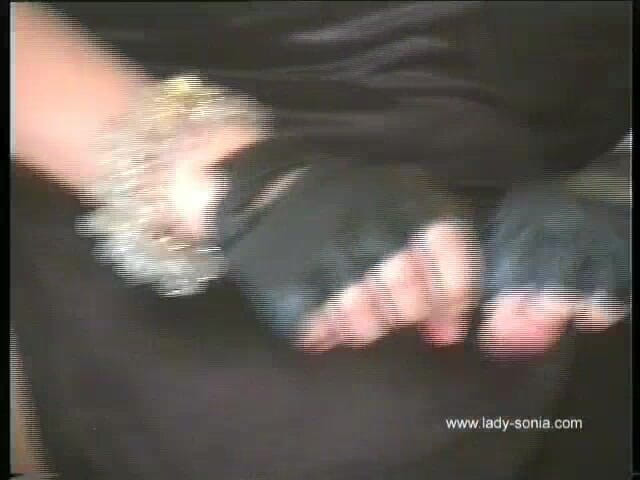 Lady Sonia: Young Exhibitionist