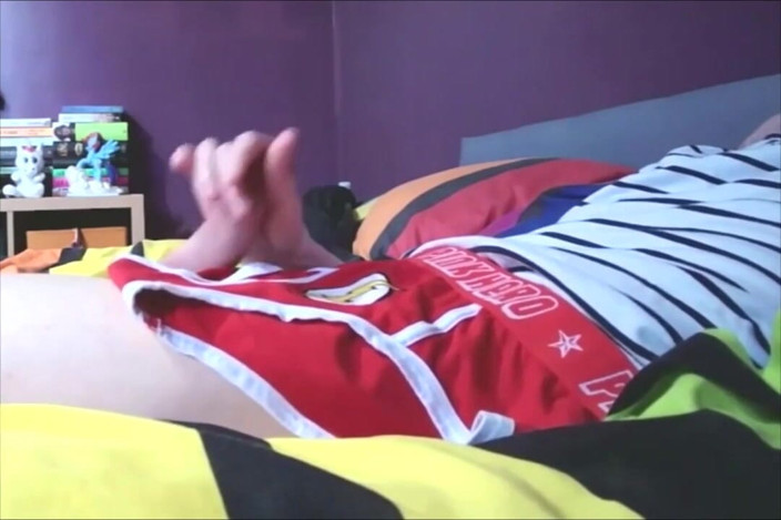 Gay Scottish twink Sammy Andrews: Sammy Andrews pancut pada seluar dalam superhero