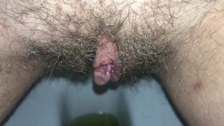 Risky Hairy Couple: Sweet Golden Shower in the Toilet From