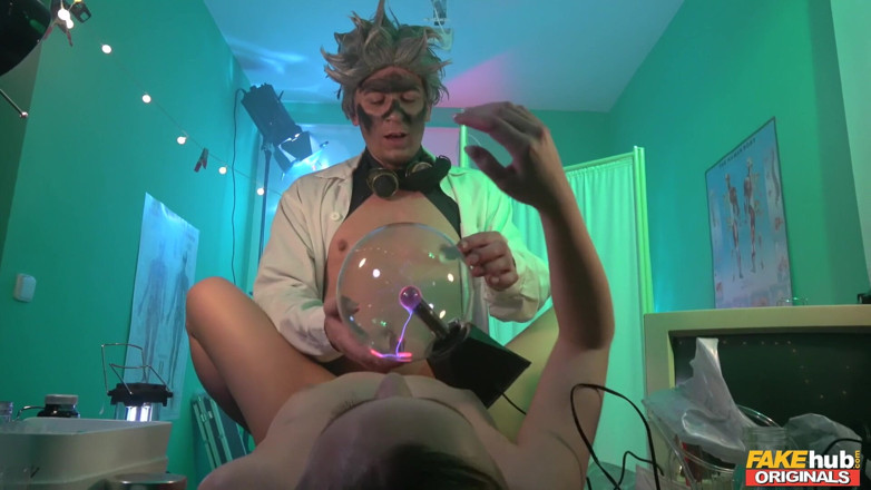 Fakehub Originals: Fakehub Originals - Mad Scientist Steve väcker liv i en underbar...