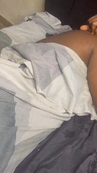 Emmie Fa Un Bel Pompino Prima Di Farsi Scopare Dal Capo Con Il Cazzo Grosso