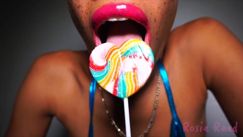 Rosie Reed: Dikongkek minda oleh Shiny Lips Lolly (Definisi Standard)