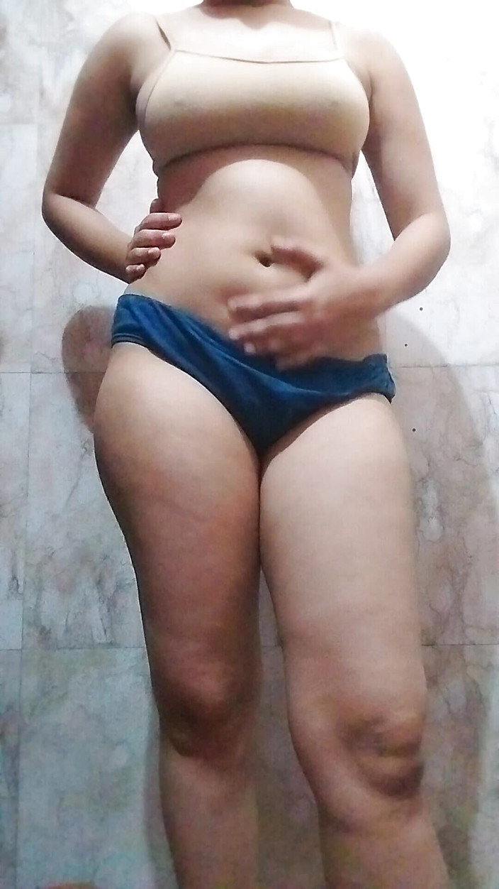 Riyathakur: Desi sex video s žhavou sexy kamarádkou přítelkyně poté, co šla do...