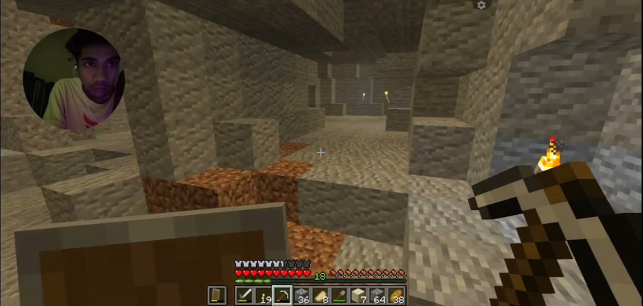 Julie games: Mining Session in Minecraft Chest and Treasure