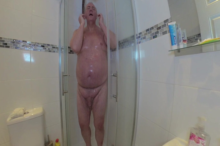 Solo Male VR180 Billy the Bear: Vr180 Shower Time! It's Time to Get Soapy